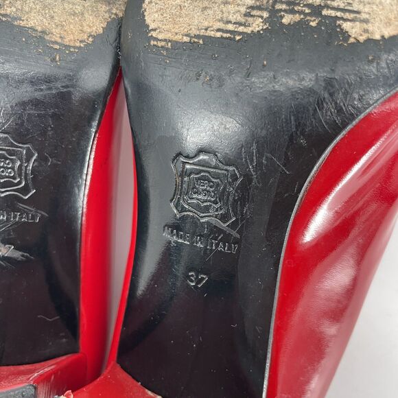 Gianni Versace Size 7 Red Patent Leather High Heels RARE Gold Buckle Block Heel - Picture 9 of 11